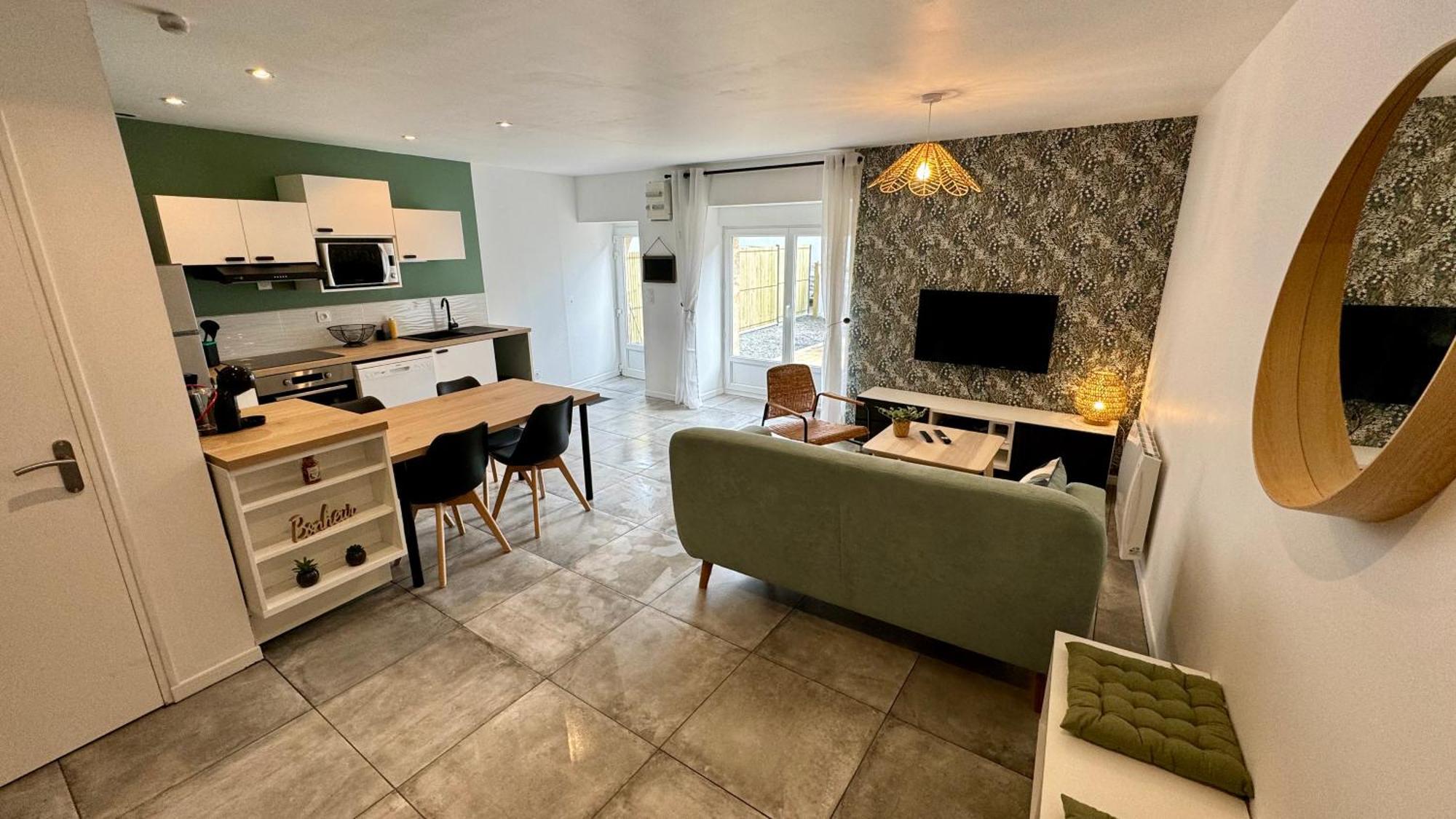 Petite Maison En Pierre Au Pied De La Voie Verte Ploermel Ngoại thất bức ảnh