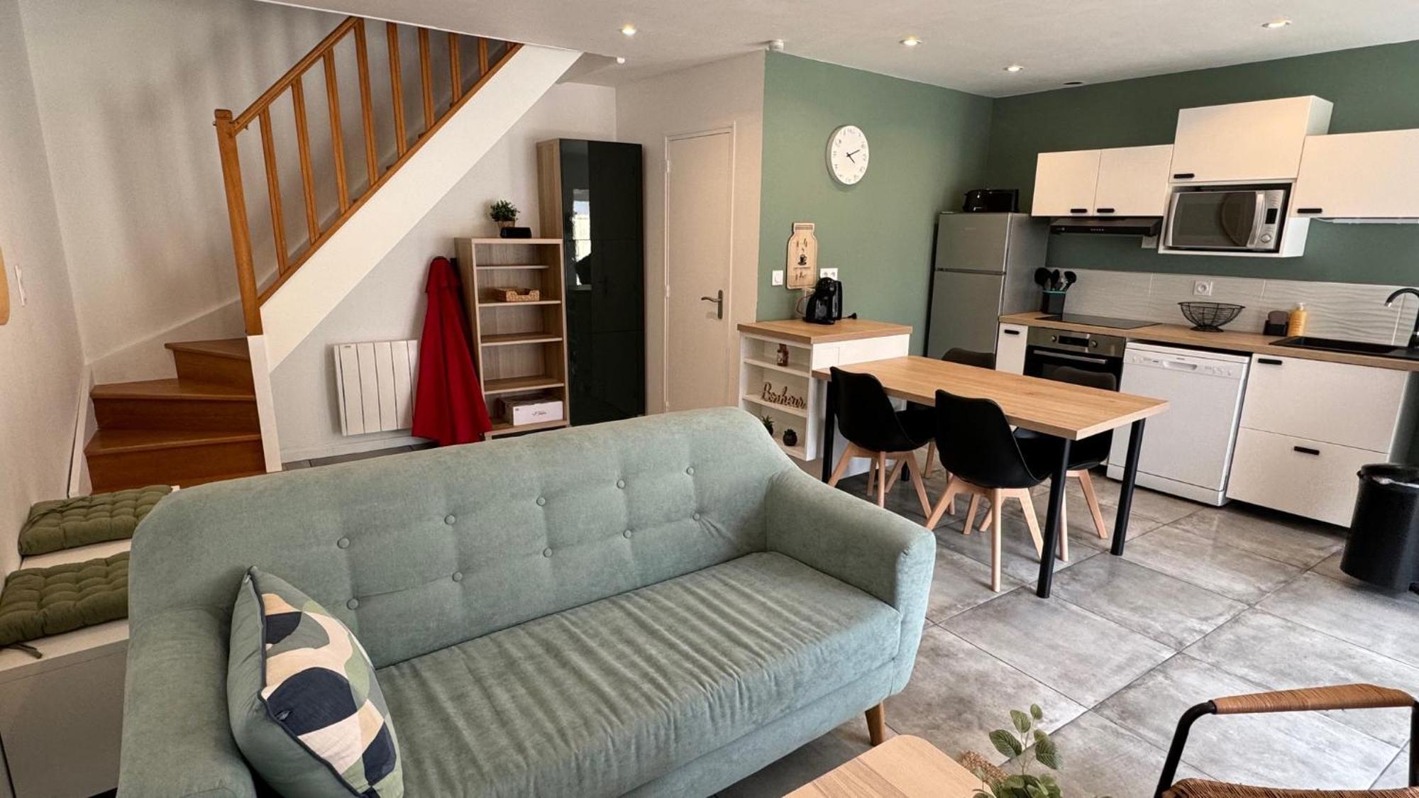 Petite Maison En Pierre Au Pied De La Voie Verte Ploermel Ngoại thất bức ảnh